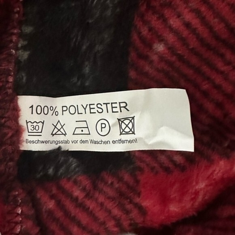 Plaid Throw Blanket Red Black White PomPom Trim 60x48 Velvet Plush Polyester New - Picture 5 of 5